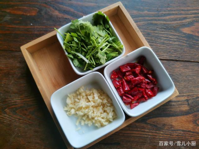 這個(gè)海鮮被稱(chēng)作“小人仙”，肉質(zhì)肥美，用這個(gè)方法做，一盤(pán)不夠吃
